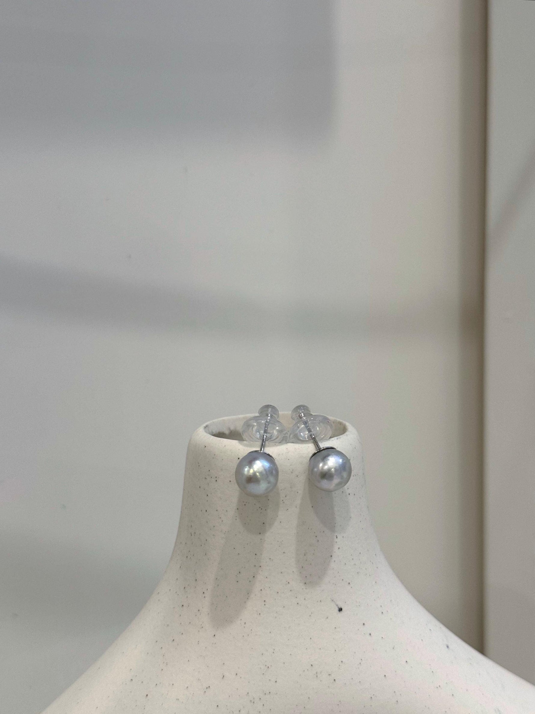 Elly’s Set of 8.4mm Akoya Ocean Pearls Earrings Studs and Jacket: Extreme luster Mirrored, S925 silver Earrings jacket and studs.