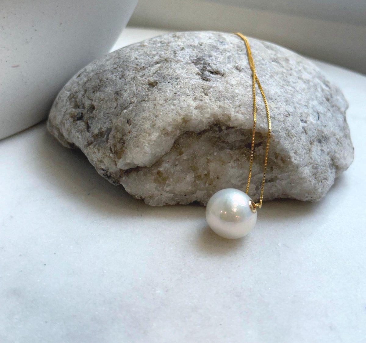 Au750 18k Gold 13.3mm White Edison Pearl Floating pendants:Extreme luster mirrored, S925 silver chain included. gift for her Valentine’s Day’s