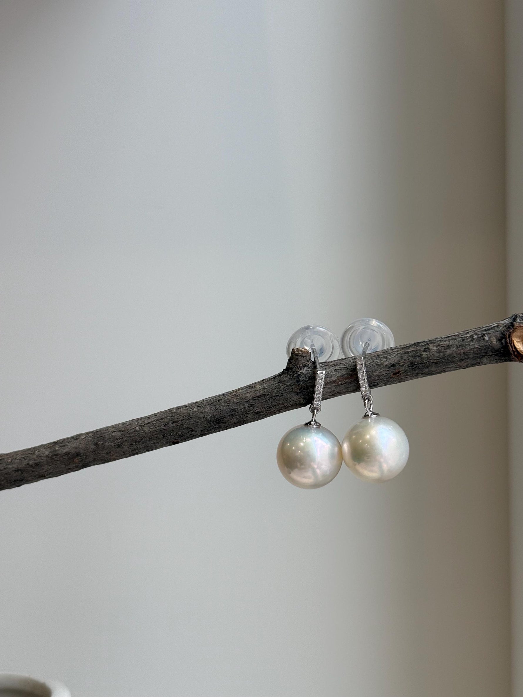 Elly’s 11.5mm White Edison Pearls Earrings: Extreme luster Mirrored, 2.1cm high, S925 silver cool earrings.Pearl Jewelry Idea, gift for her