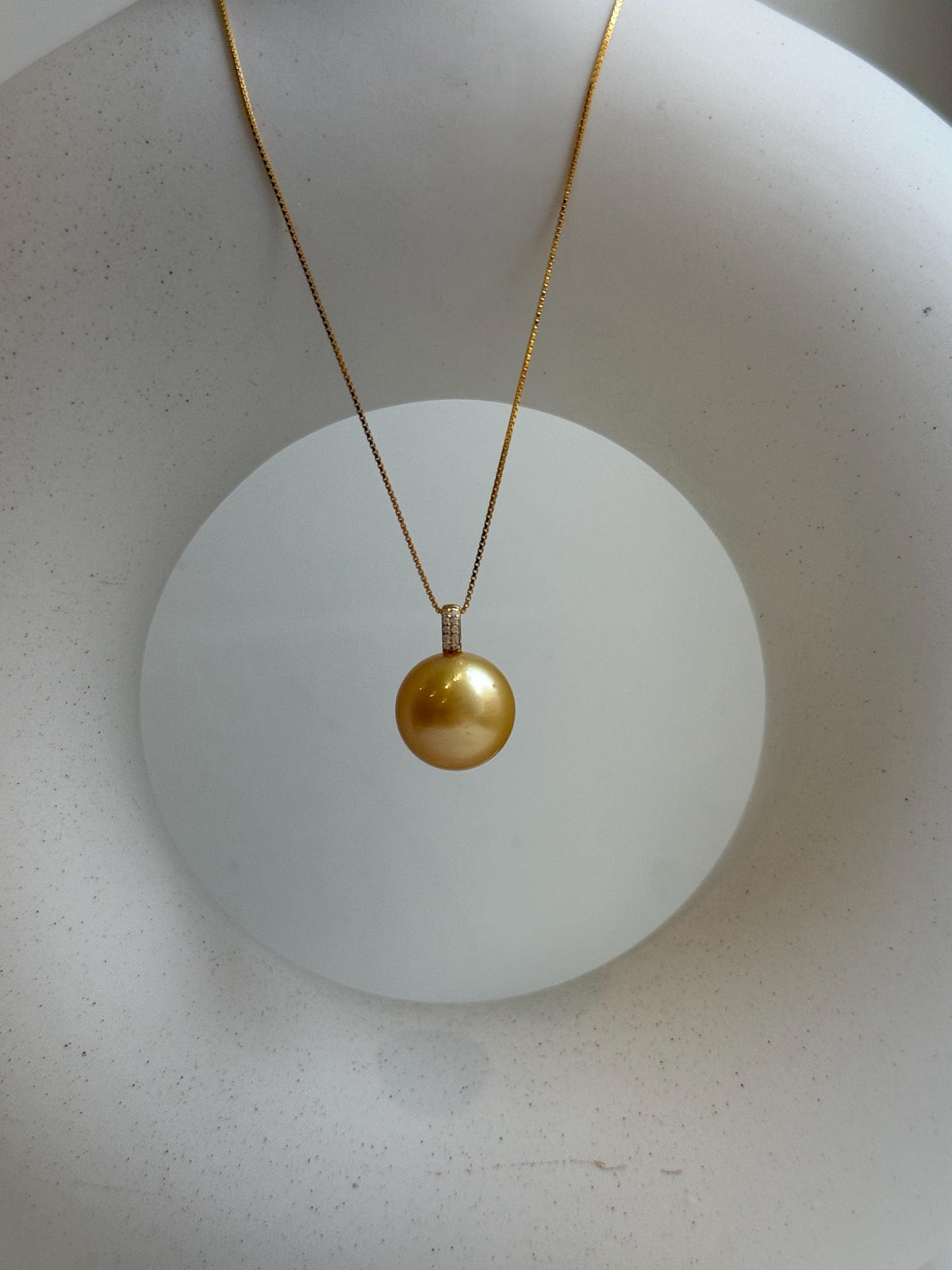 Elly’s 13.6mm Au750 18K Gold Huge Genius South Sea deep Golden Ocean Pearl Pendant: Extreme luster mirrored effect, 18k real gold pendant. gift for her Valentine’s Day