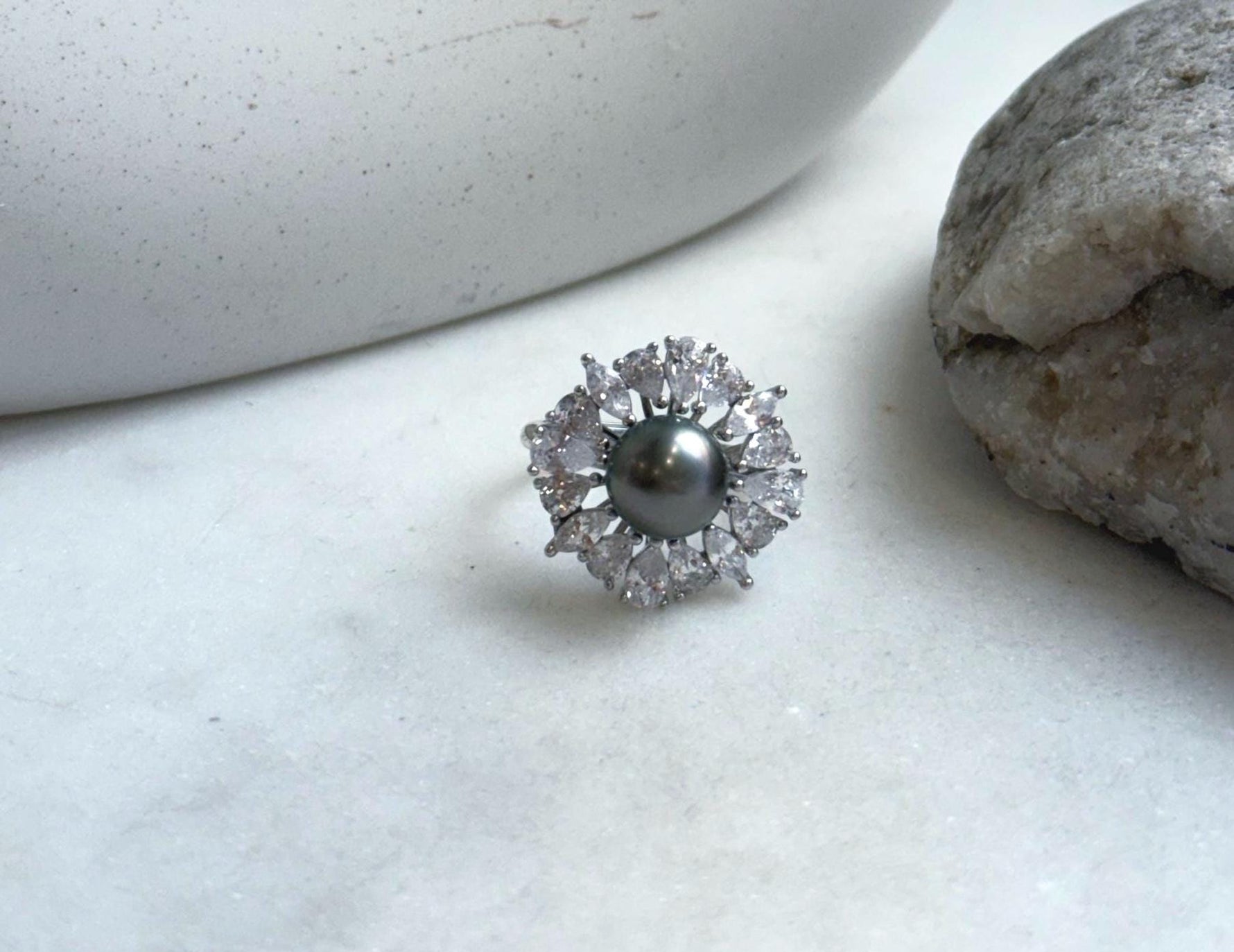 Elly’s 8.9mm Tahitian Ocean Peacock green Pearl Ring: Extreme luster mirrored, S925 silver Floral adjustable Ring.gift for her Valentine’s Day