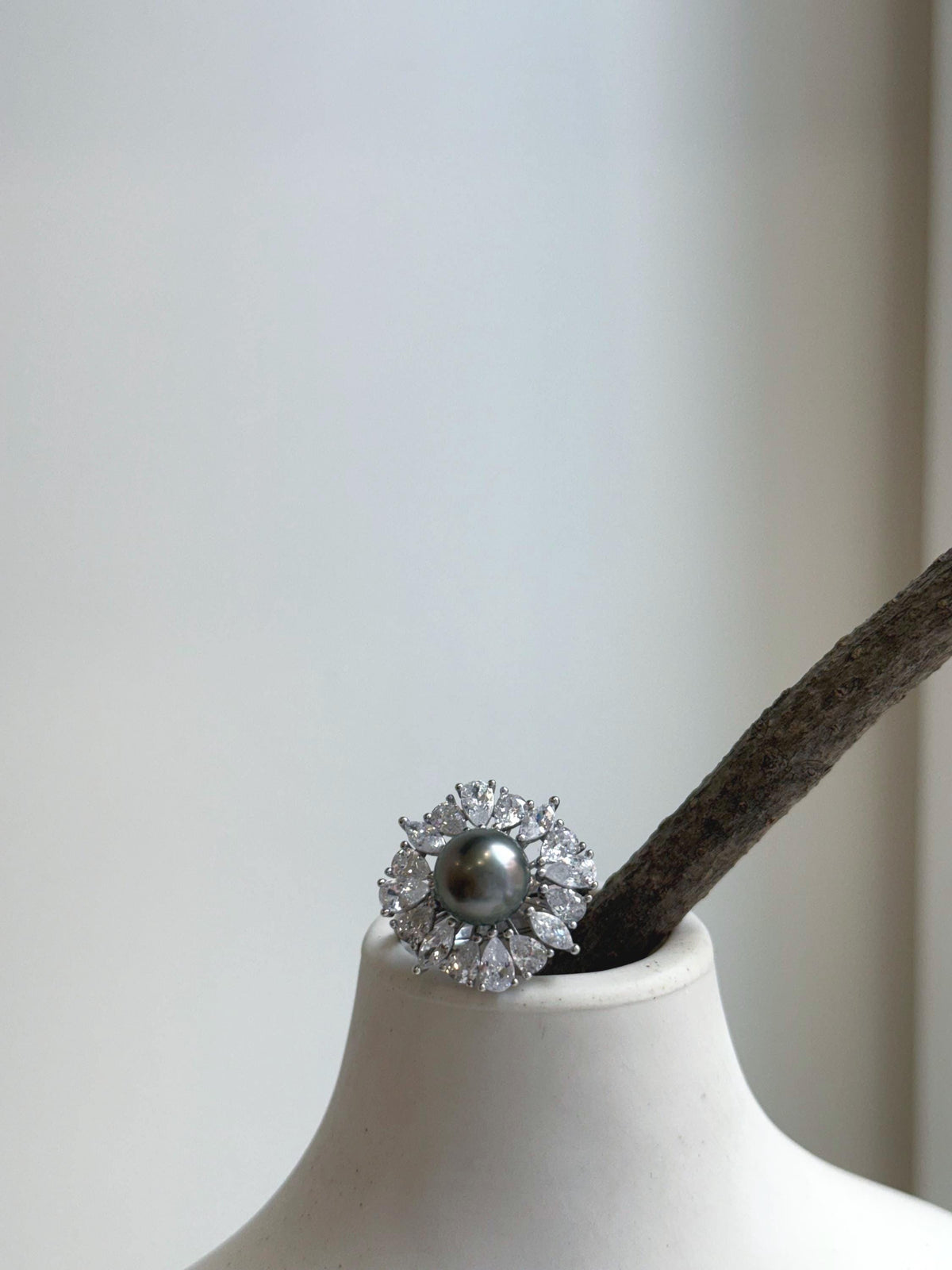 Elly’s 8.9mm Tahitian Ocean Peacock green Pearl Ring: Extreme luster mirrored, S925 silver Floral adjustable Ring.gift for her Valentine’s Day