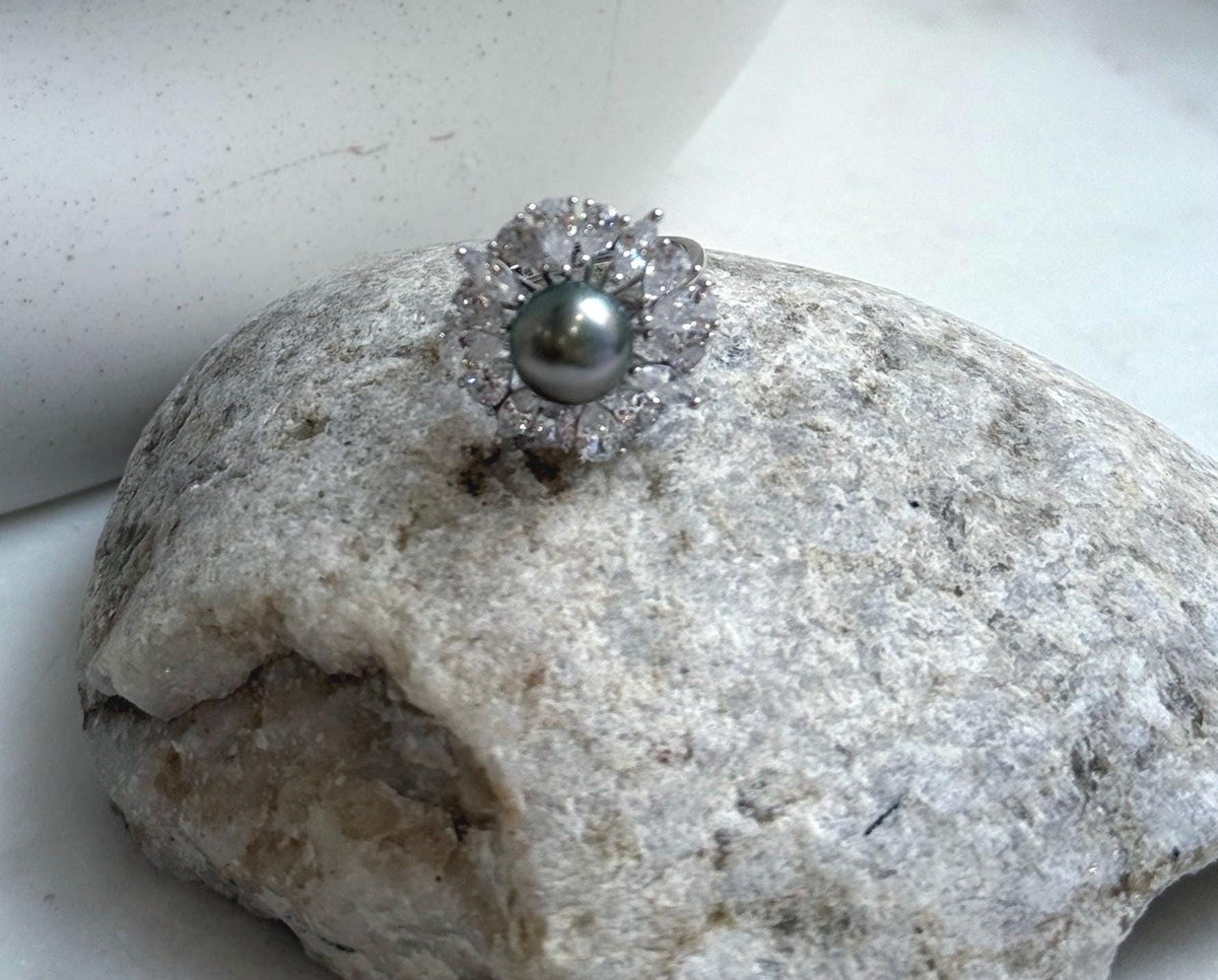 Elly’s 8.9mm Tahitian Ocean Peacock green Pearl Ring: Extreme luster mirrored, S925 silver Floral adjustable Ring.gift for her Valentine’s Day