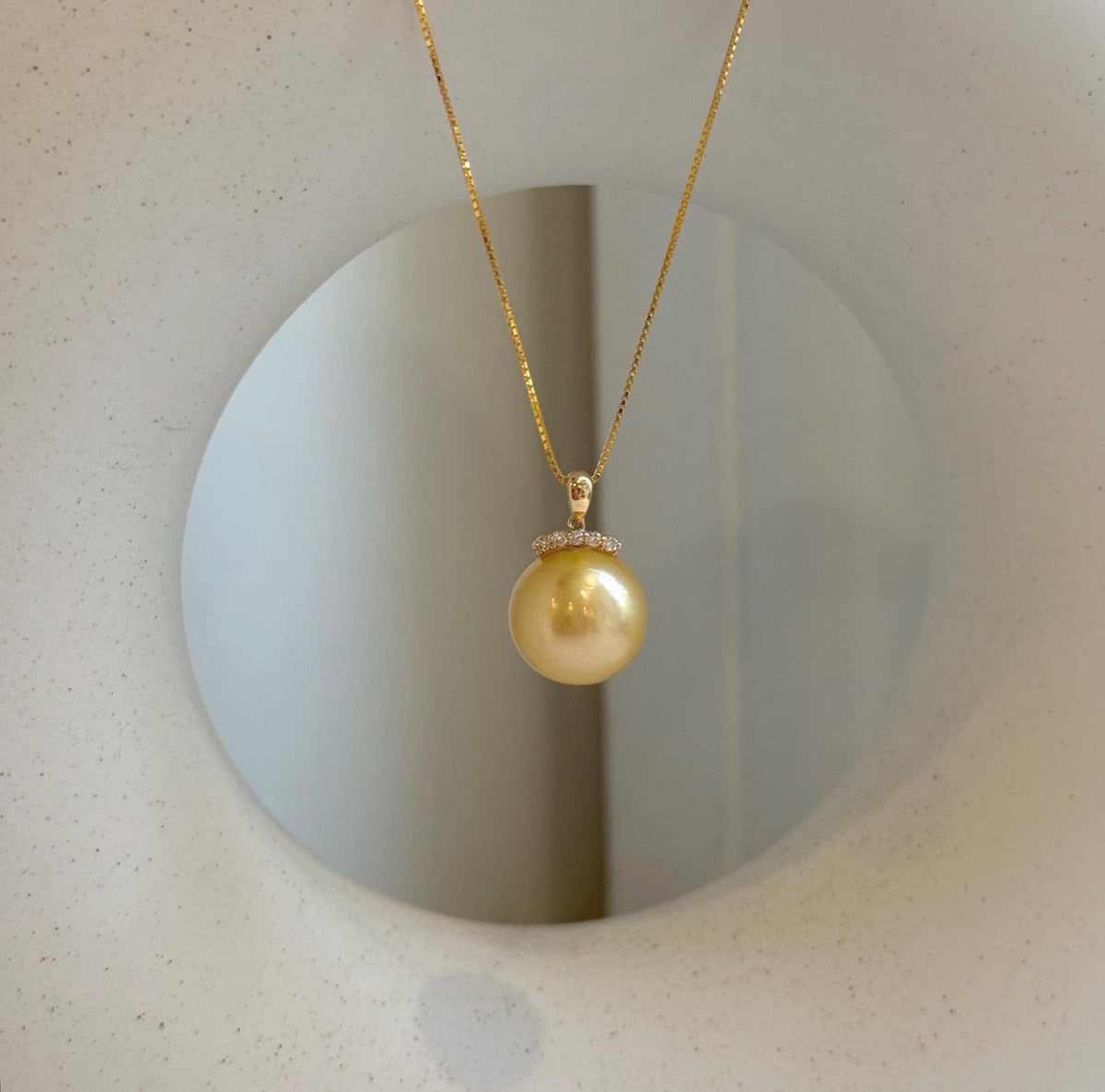 Elly’s 12.6mm Au750 18K Gold Genius South Sea ultra Golden Ocean Pearl Pendant: Extreme luster mirrored, 1.6cm high, 18K real gold pendant. gift for her Valentine’s Day