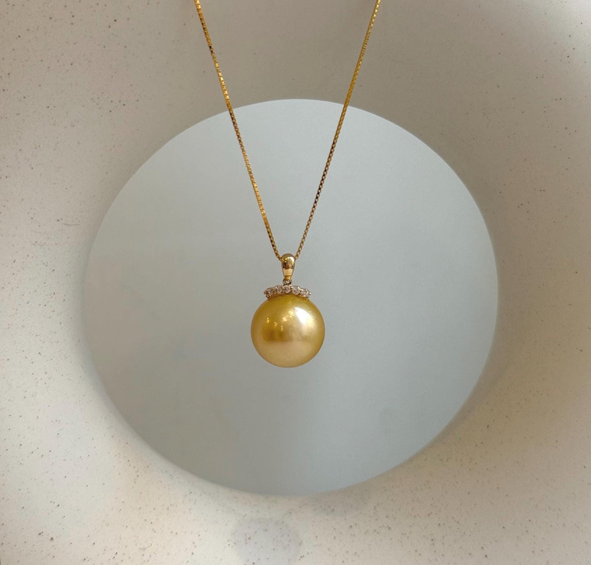 Elly’s 12.6mm Au750 18K Gold Genius South Sea ultra Golden Ocean Pearl Pendant: Extreme luster mirrored, 1.6cm high, 18K real gold pendant. gift for her Valentine’s Day