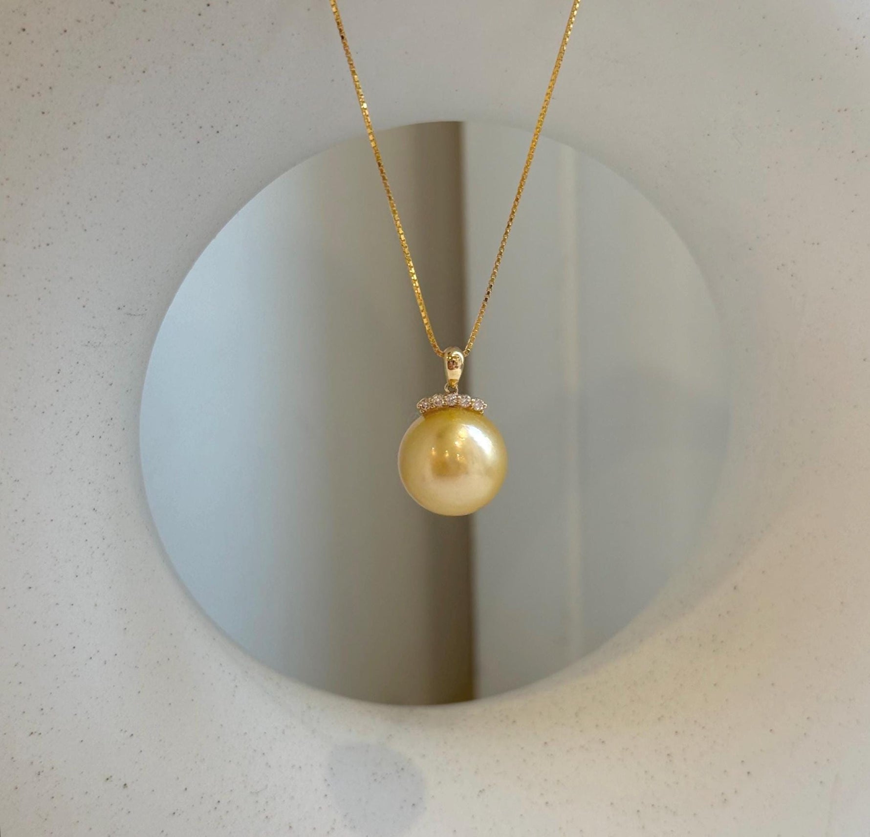 Elly’s 12.6mm Au750 18K Gold Genius South Sea ultra Golden Ocean Pearl Pendant: Extreme luster mirrored, 1.6cm high, 18K real gold pendant. gift for her Valentine’s Day