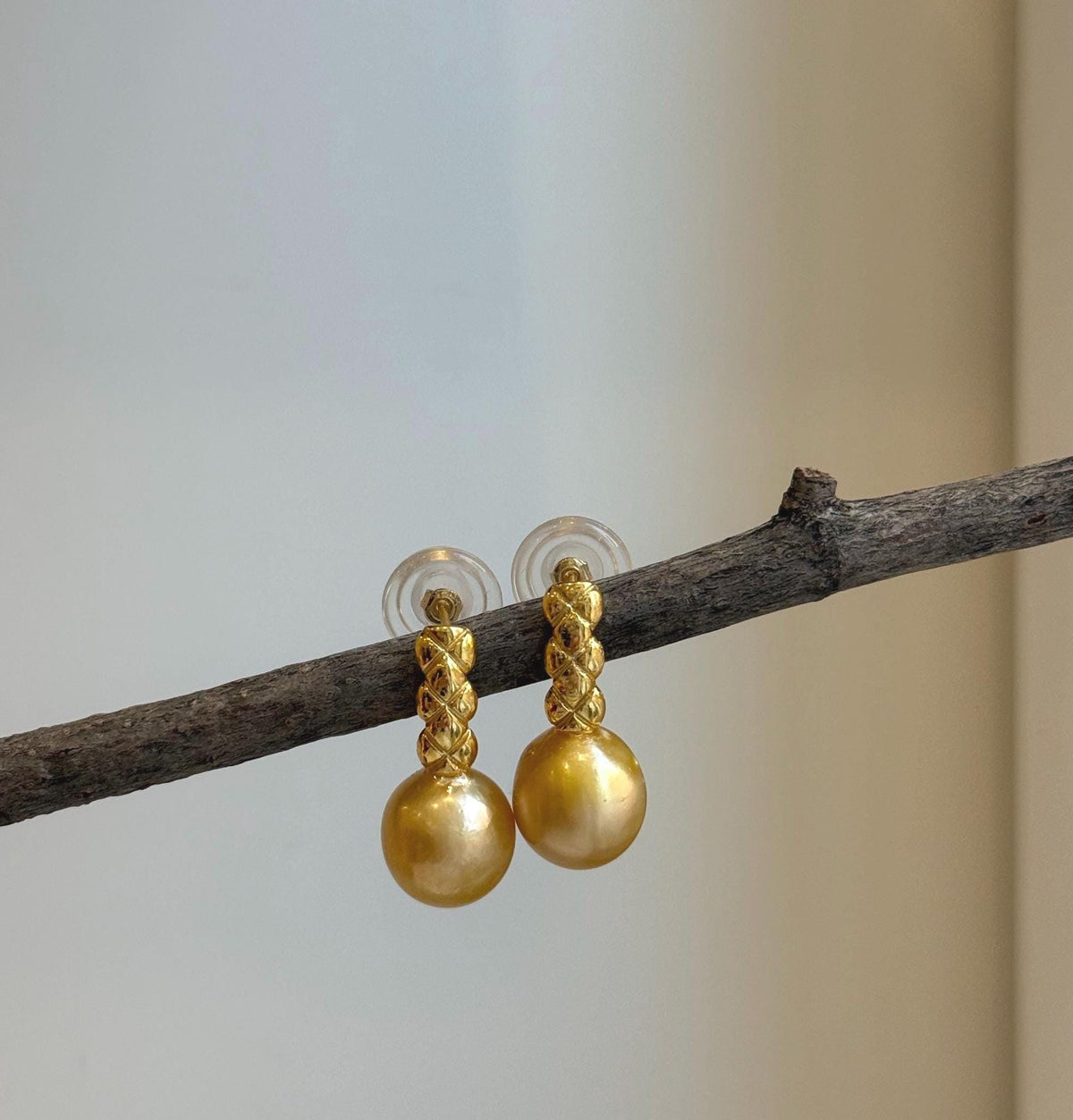 Elly’s 10.6mm South sea ultra golden ocean Pearls Earrings: Extreme luster mirrored, 2.3cm high, S925 silver cool earrings.