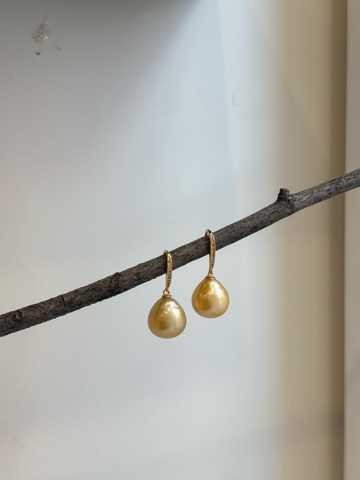 Elly’s 13.5mm South sea light golden ocean Pearls Earrings hooks: Extreme luster mirrored, 3cm high, S925 silver cool earrings hooks. gift for her Valentine’s Day party