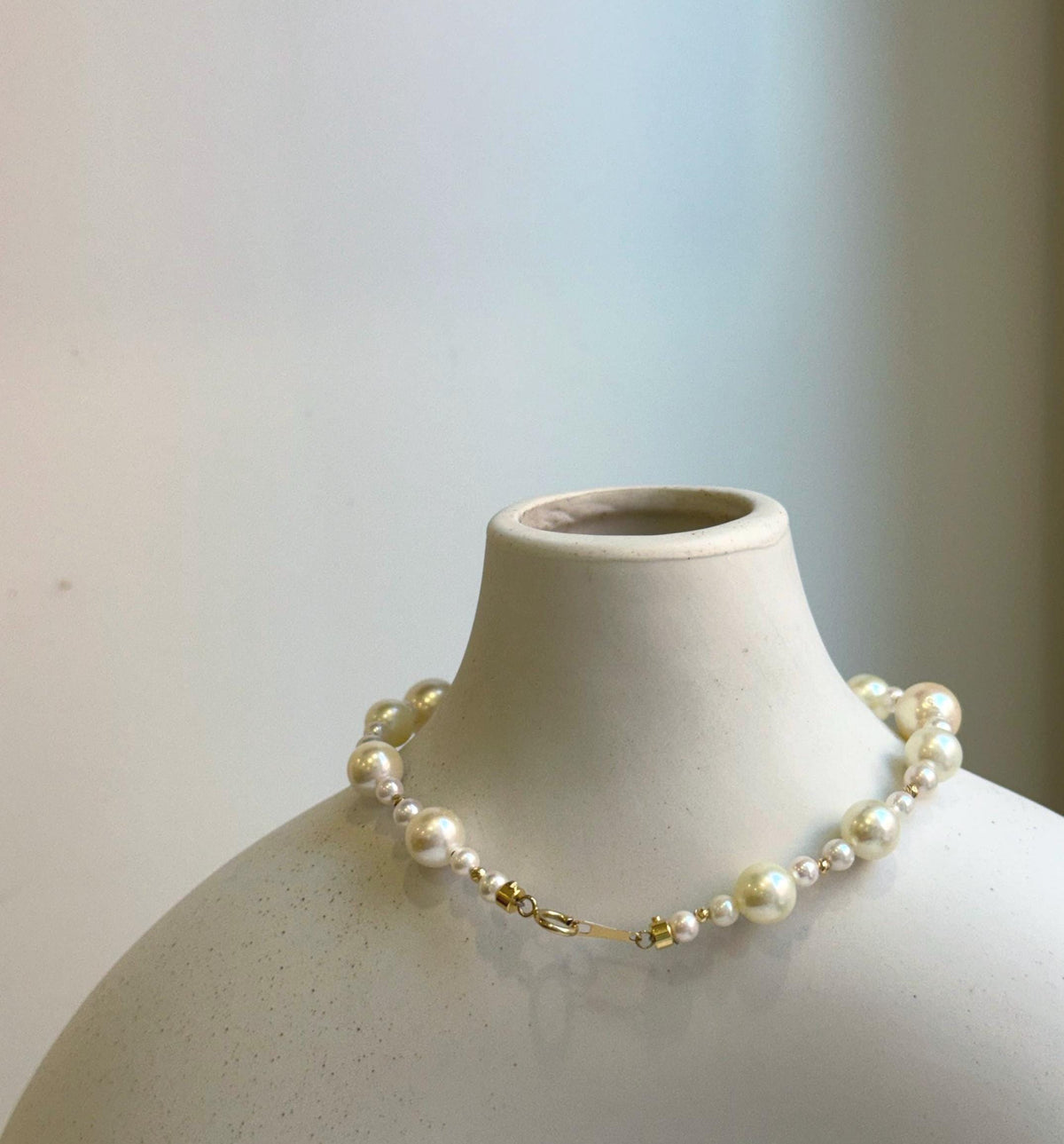 Elly’s Au750 18K gold Akoya Ocean Pearls Bracelet: Extreme luster Mirrored effect, 3.4-7.9mm, 18k Gold beads clips, 7.7” long. gift for her