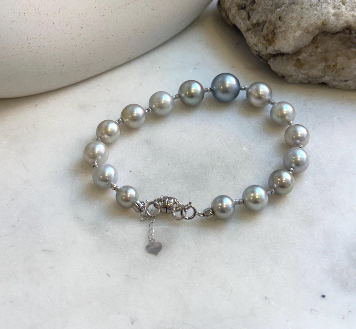 Elly’s Au750 18K gold 14pcs Tahitian Akoya Ocean Pearls Bracelet: Extreme luster Mirrored effect, 6.9-10.7mm, 18k Gold bracelet, 7.8” long, gift for her birthday