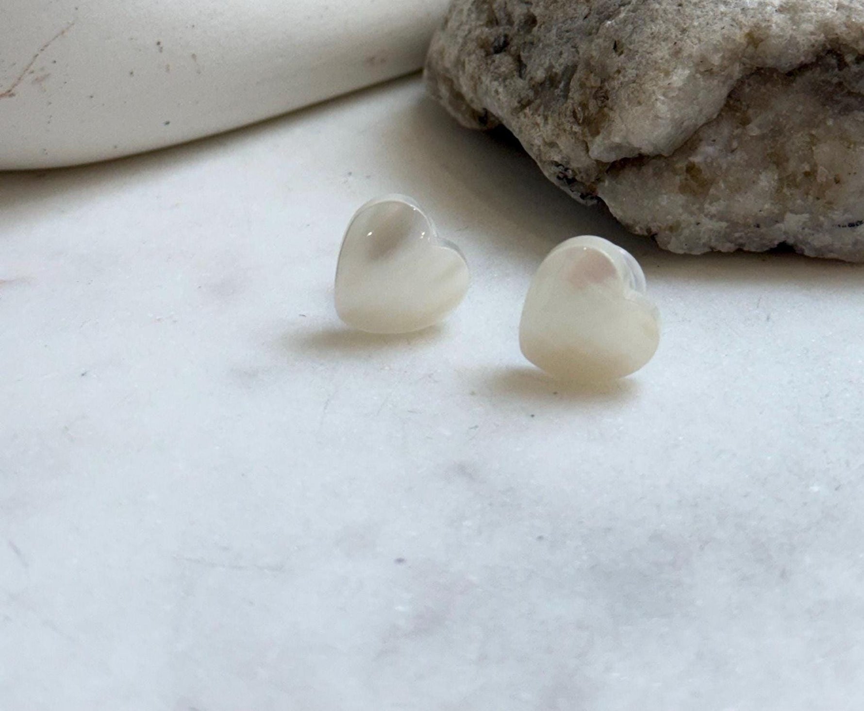 Elly’s 14.8x14.3mm White iridescent Heart Ocean Mabe Pearls Earrings Studs: Extreme luster Mirrored, S925 silver earrings studs. Gift for her