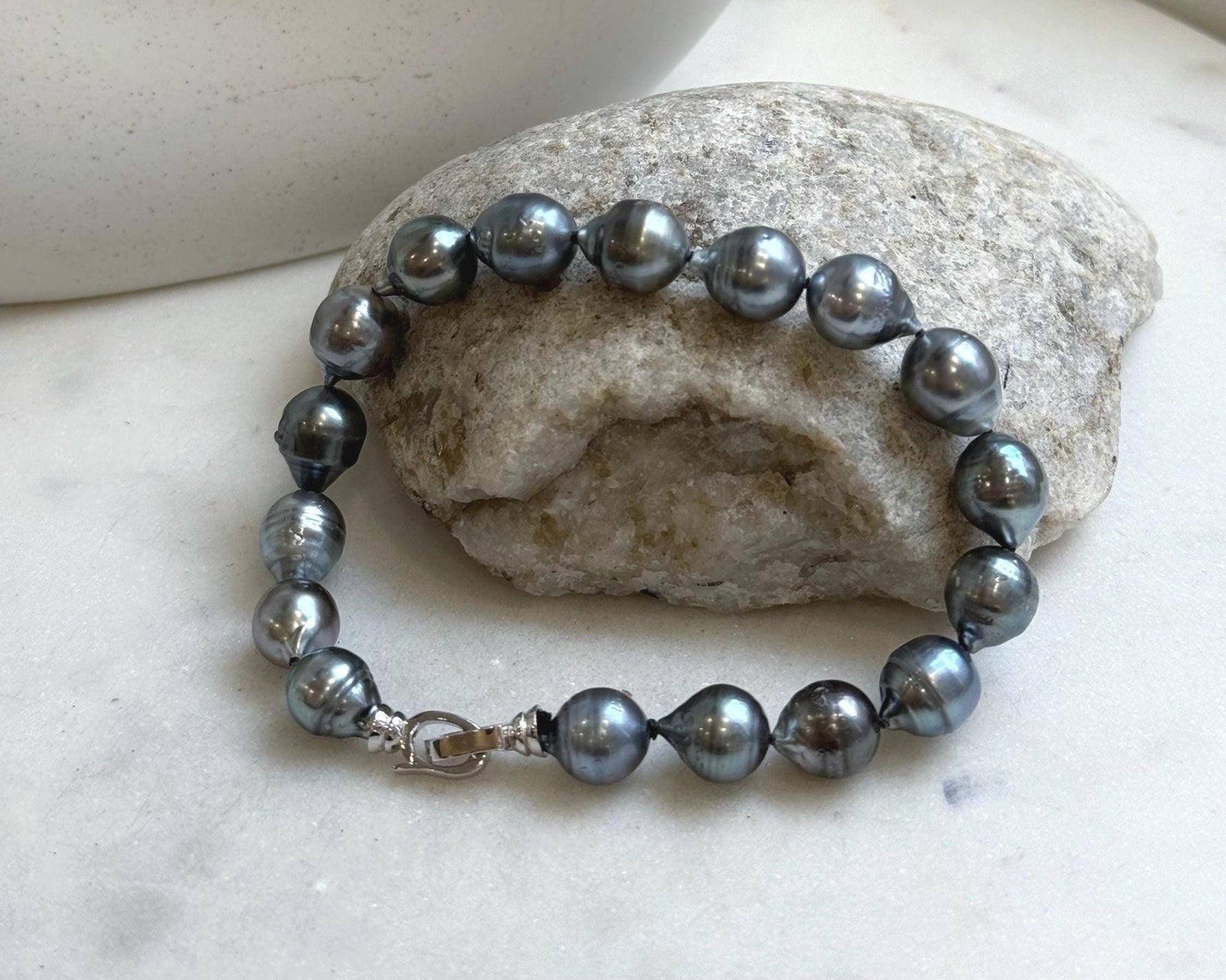Elly’s 8.9-10.3mm 17pcs Tahitian Ocean Pearls bracelet: Extreme luster, platinum pearls, 9”, S925 silver bracelet.gift for her Valentine’s Day