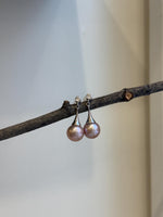 Elly’s 10.3mm Edison Rose mauve earrings: Extreme luster mirrored, S925 silver earrings.