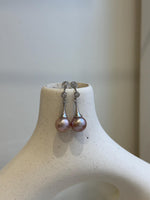 Elly’s 10.3mm Edison Rose mauve earrings: Extreme luster mirrored, S925 silver earrings.