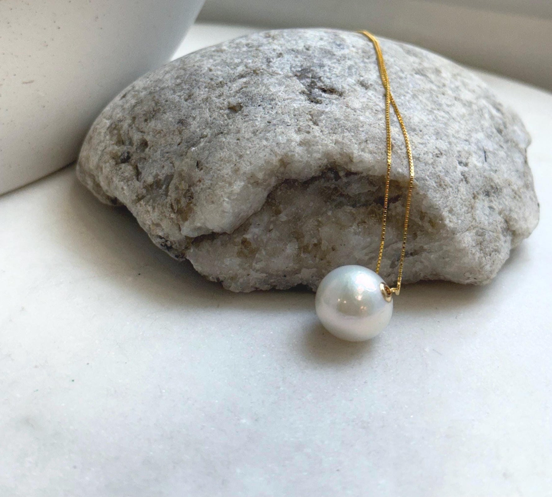 Au750 18k Gold 13.3mm White Edison Pearl Floating pendants:Extreme luster mirrored, S925 silver chain included. gift for her graduation