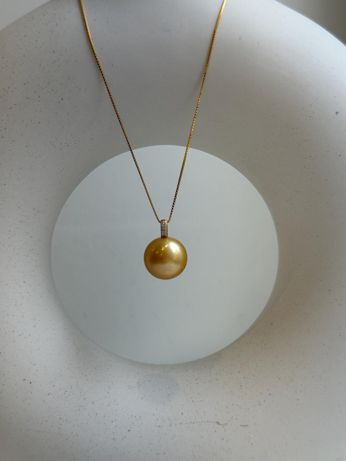 Elly’s 13.6mm Au750 18K Gold Huge Genius South Sea deep Golden Ocean Pearl Pendant: Extreme luster mirrored effect, 18k real gold pendant. gift for her Valentine’s Day