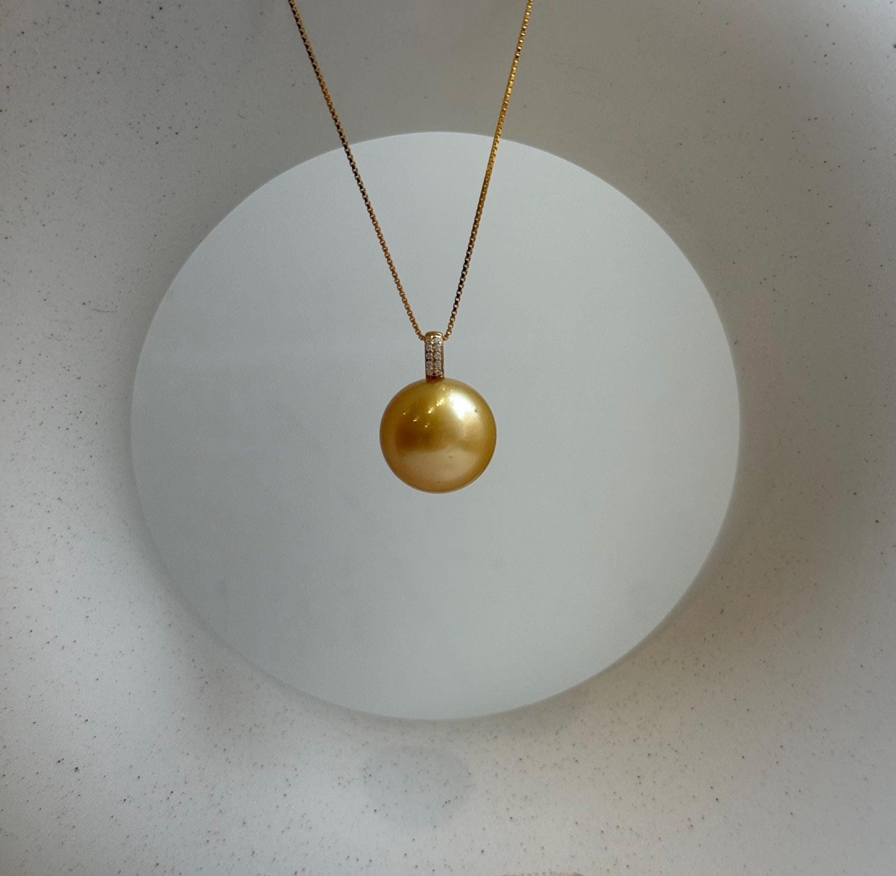 Elly’s 13.6mm Au750 18K Gold Huge Genius South Sea deep Golden Ocean Pearl Pendant: Extreme luster mirrored effect, 18k real gold pendant. gift for her Valentine’s Day