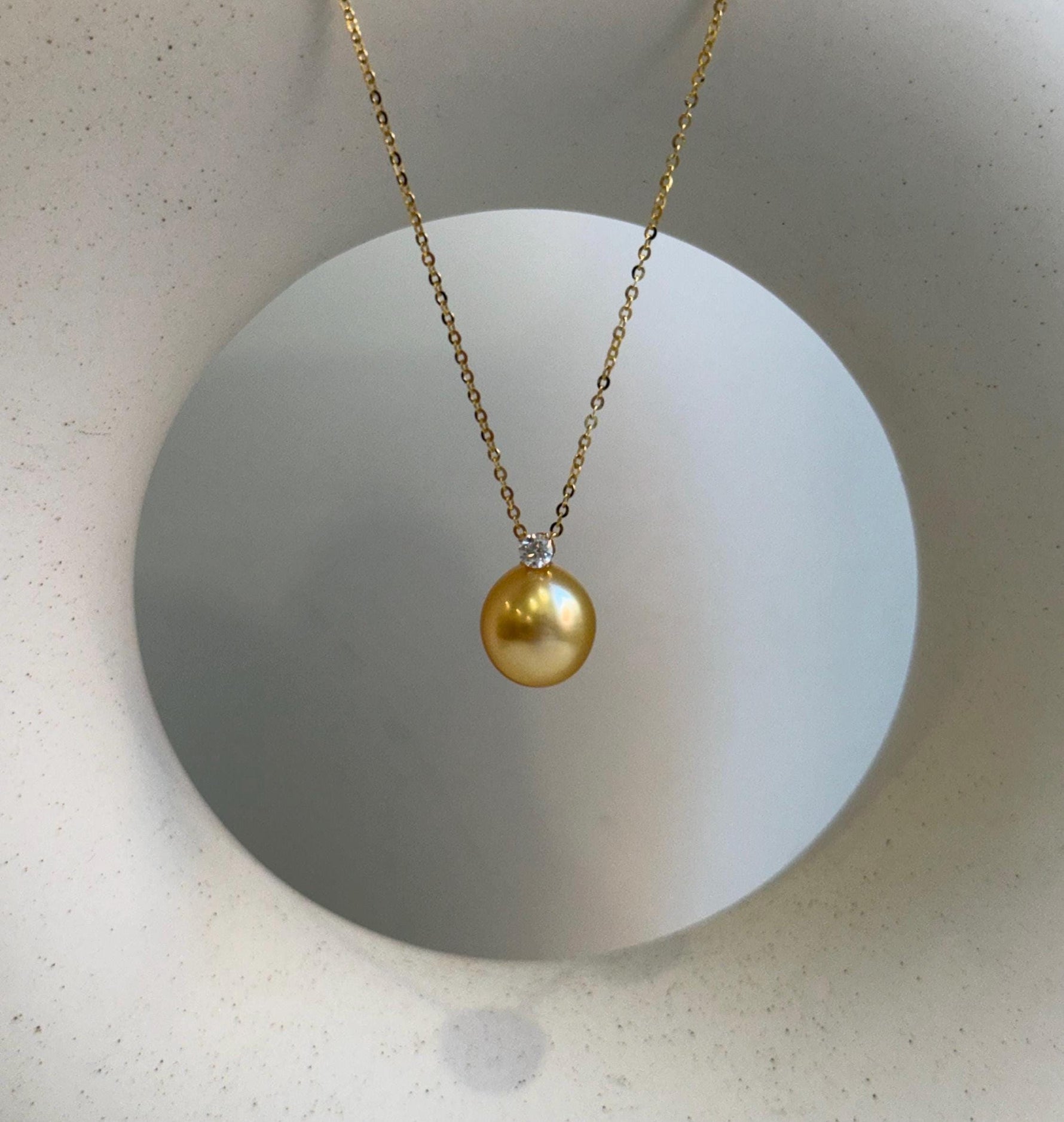 Elly’s Au750 18k gold South sea golden Pearl pendant: Extreme luster mirrored, 10.4mm, 1.4cm high, 18k gold pendant S925 silver chain set. gift for her