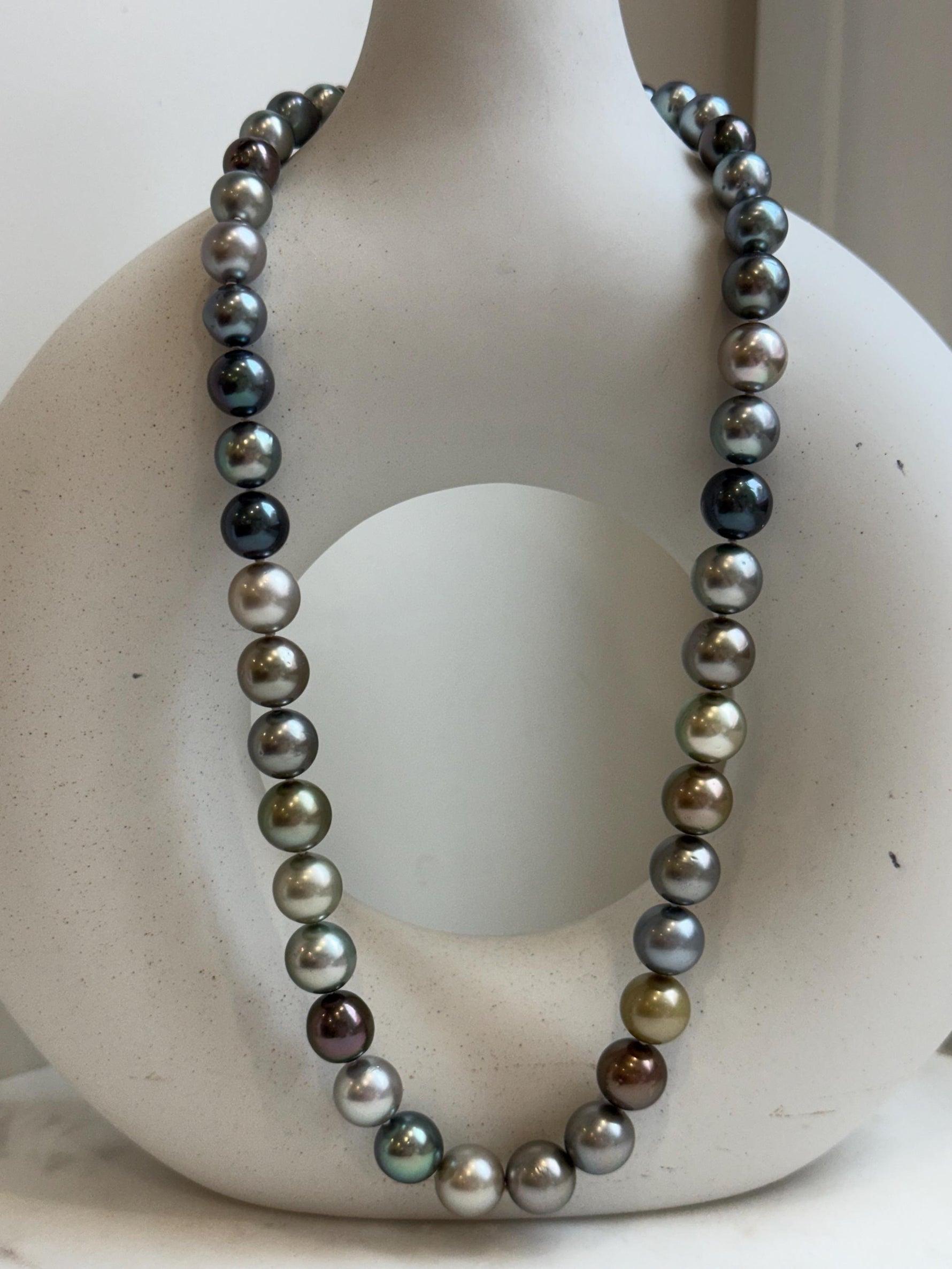top high quality multicolor Tahitian ocean pearls necklace