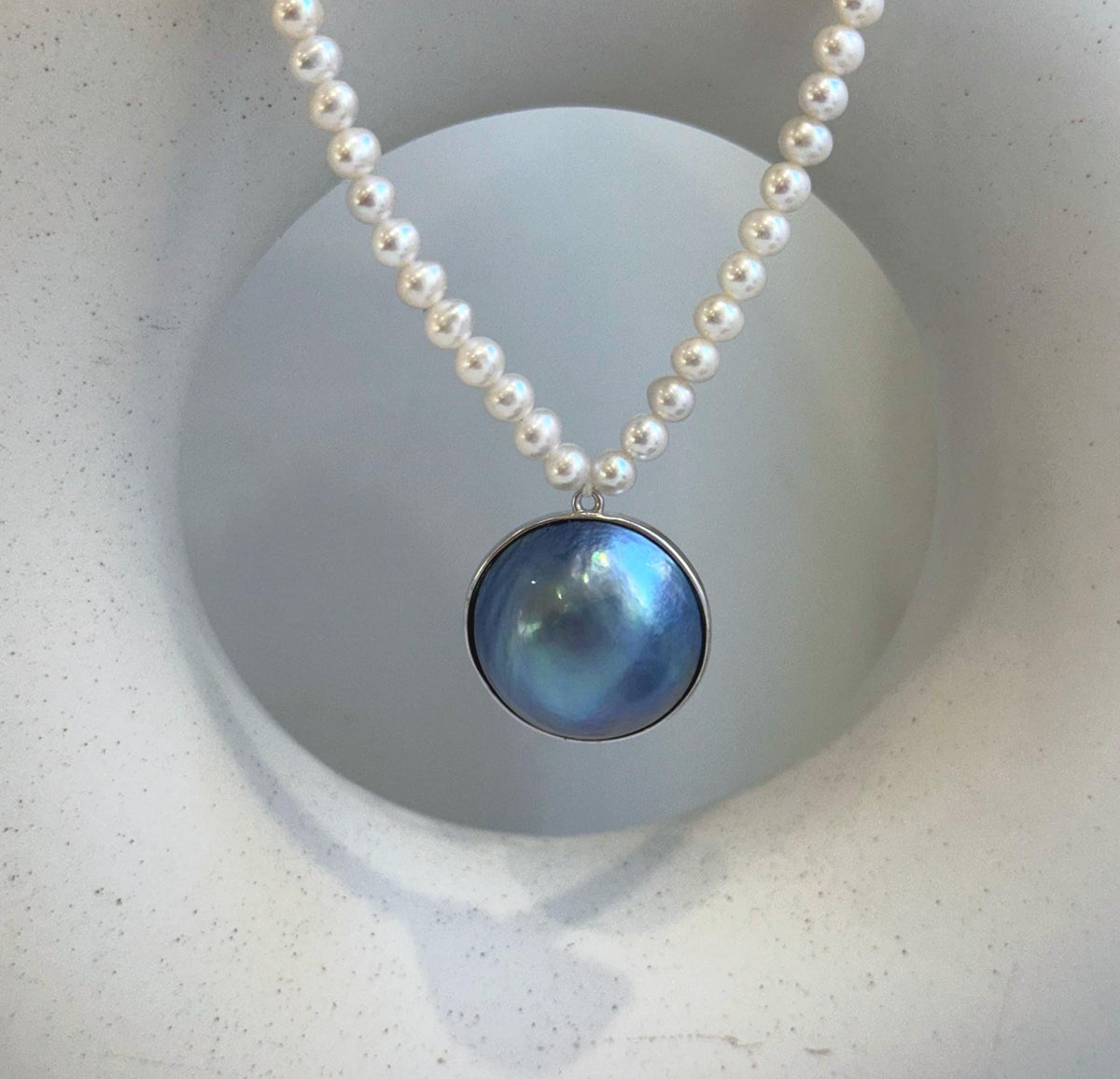 Elly’s 23mm huge blue iridescent Ocean Round Mabe Pearl Pendant white pearls necklace: Extreme luster, S925 Silver base pendant Necklace Set