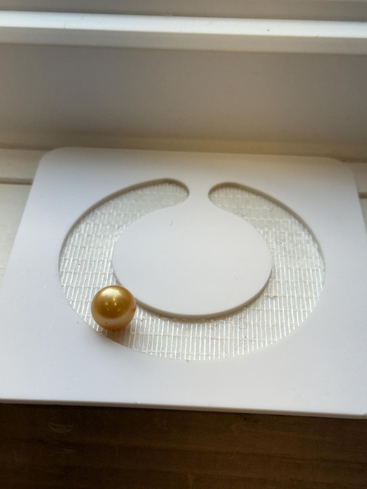 Elly’s Au750 18K South sea golden ocean Pearl Gold Ring: Extreme luster mirrored effect, 11.1mm, deep golden pearl, 