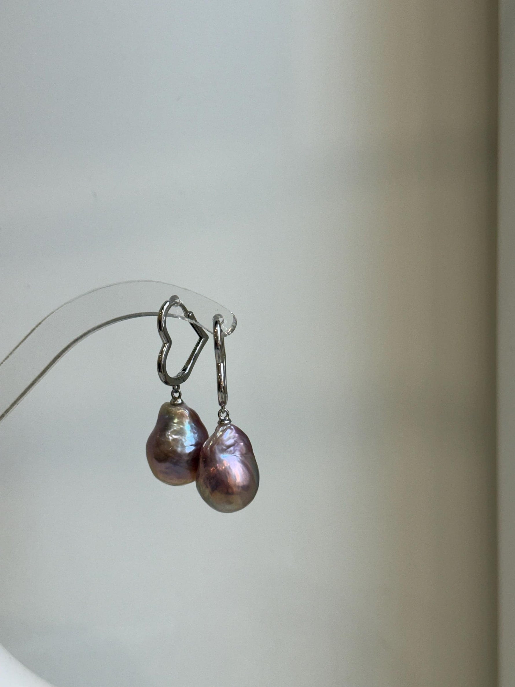 Elly’s Freshwater baroque pearls Heart Earrings: Extreme luster mirrored, Rose Iridescent, to 18mm, S925 silver earrings.Pearl Jewelry Idea.