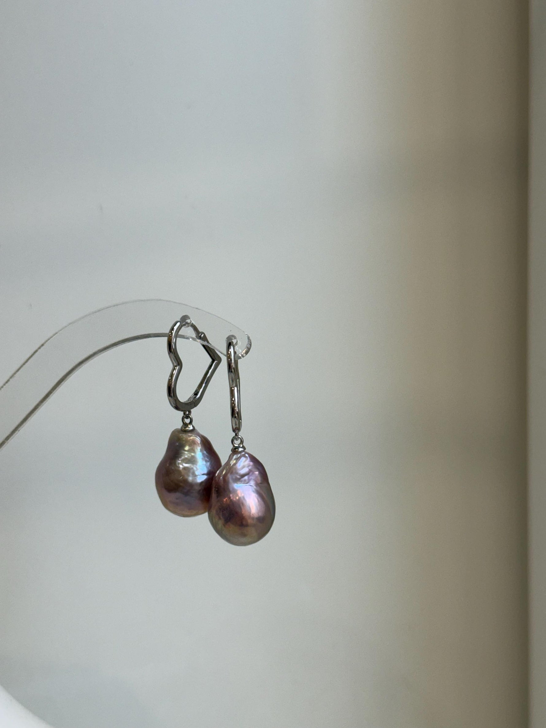 Elly’s Freshwater baroque pearls Heart Earrings: Extreme luster mirrored, Rose Iridescent, to 18mm, S925 silver earrings.Pearl Jewelry Idea.