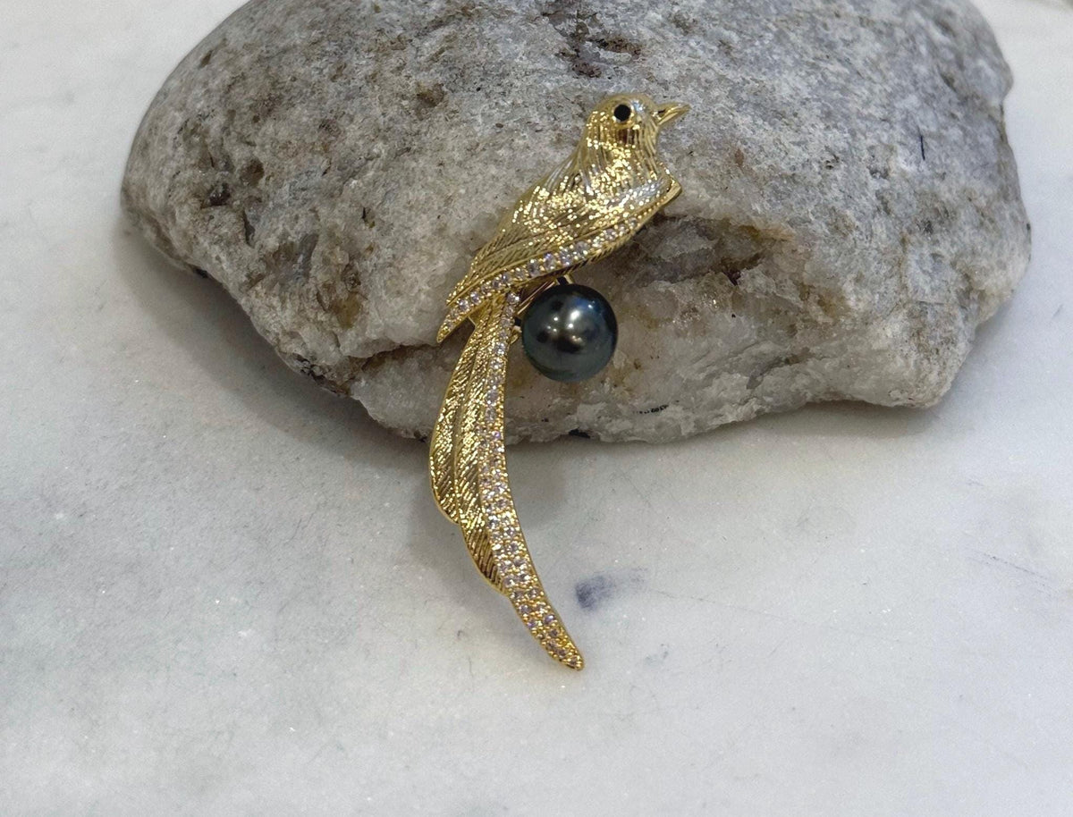 Elly’s Tahitian black hunter Ocean Pearl Bird Brooch: Extreme luster mirrored, 8.7mm, Pearl jewelry idea. gift for her