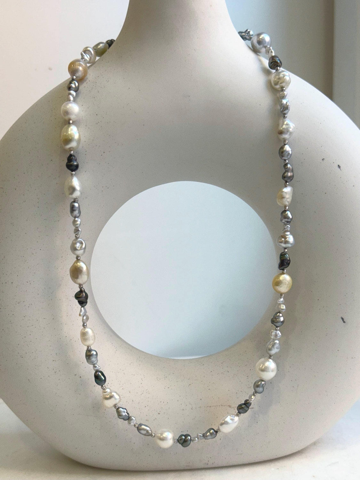 Elly’s Au750 18k gold 17.7” saltwater keshi pearls Necklace: Extreme luster Tahitian south sea Keshi Ocean pearls, 18k gold necklace. gift for her anniversary