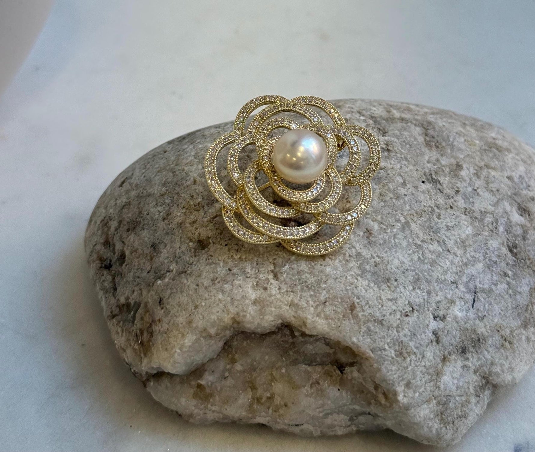 Elly’s 9.9mm Genius Huge Akoya Ivory ocean Pearl Floral Brooch: Extreme luster mirrored, 3.5cm dia. gift for her