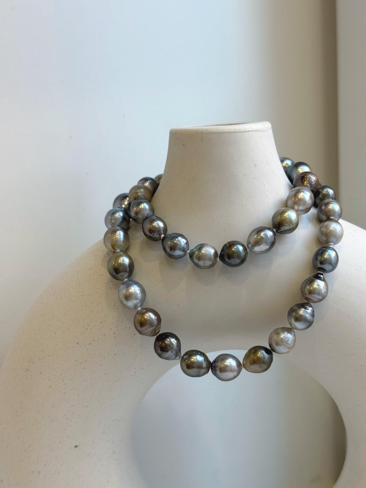 Elly’s 8.1-10.6mm 41pcs Tahitian Ocean pearls necklace: Extreme luster, Hand knotted, 17.8”, S925 silver necklace strand, gift for her Valentine’s Day