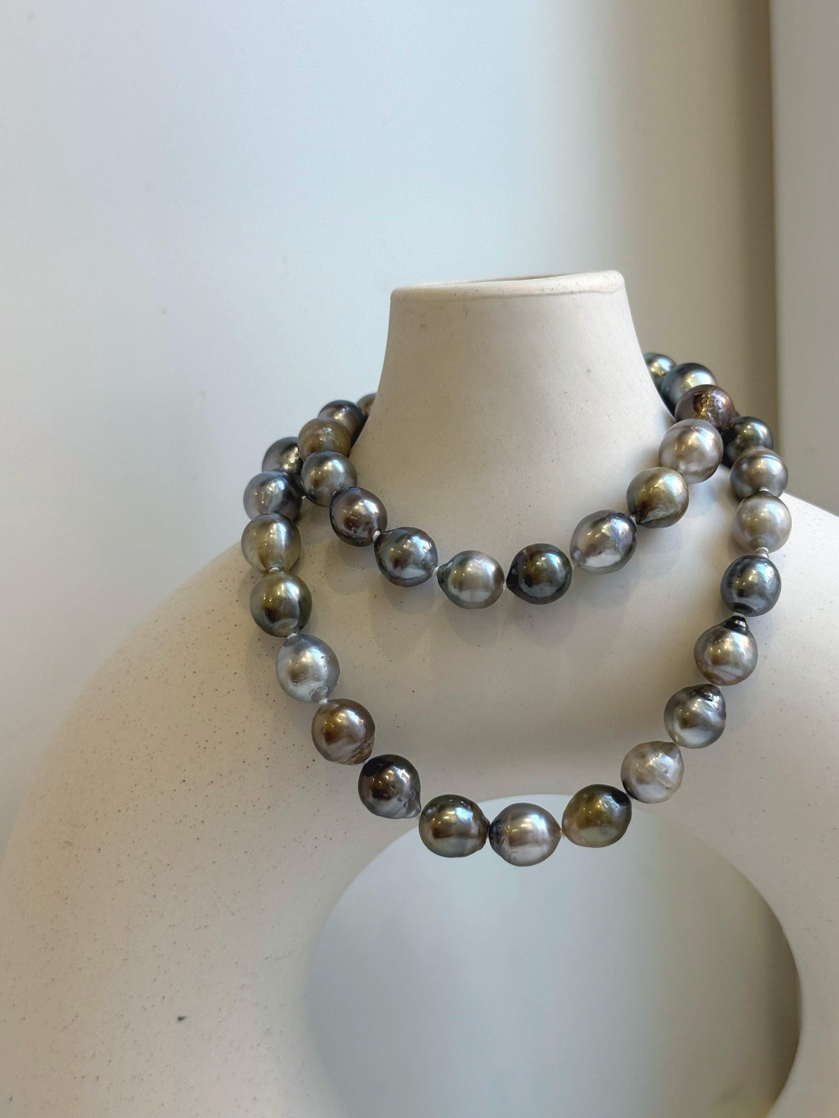 Elly’s 8.1-10.6mm 41pcs Tahitian Ocean pearls necklace: Extreme luster, Hand knotted, 17.8”, S925 silver necklace strand, gift for her