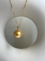 Elly’s 14.9mm Huge South Sea Gold iridescentocean Pearl pendant: Extreme luster mirrored. S925 silver vintage pendant necklace set.gift for her Valentine’s Day