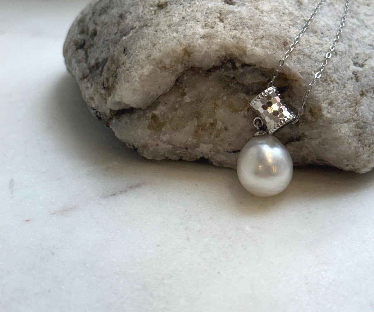 Elly’s 11.7mm Australian ocean white pearl cool Pendant: Extreme luster, 2.4cm high, S925 silver pendant chain set. gift for her daily pendant