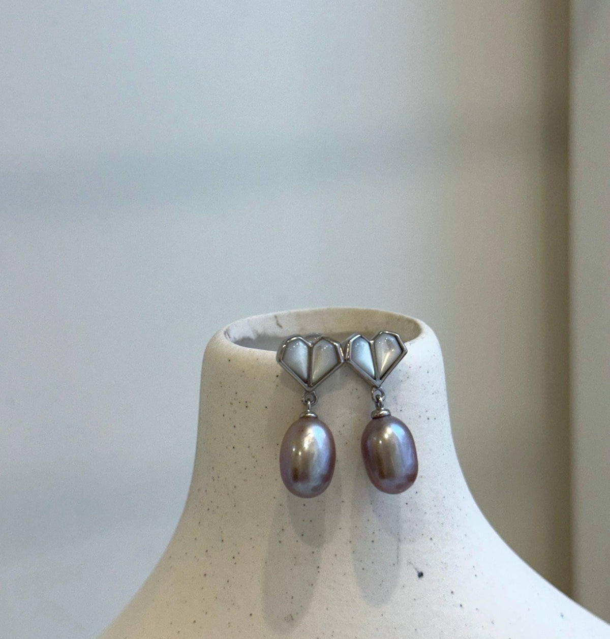 Elly’s Lavender purple pearls Heart earrings: Extreme luster mirrored, 7.8mm, S925 silver earrings.daily pearls earrings