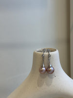 Elly’s 10.3mm Edison Rose mauve earrings: Extreme luster mirrored, S925 silver earrings.