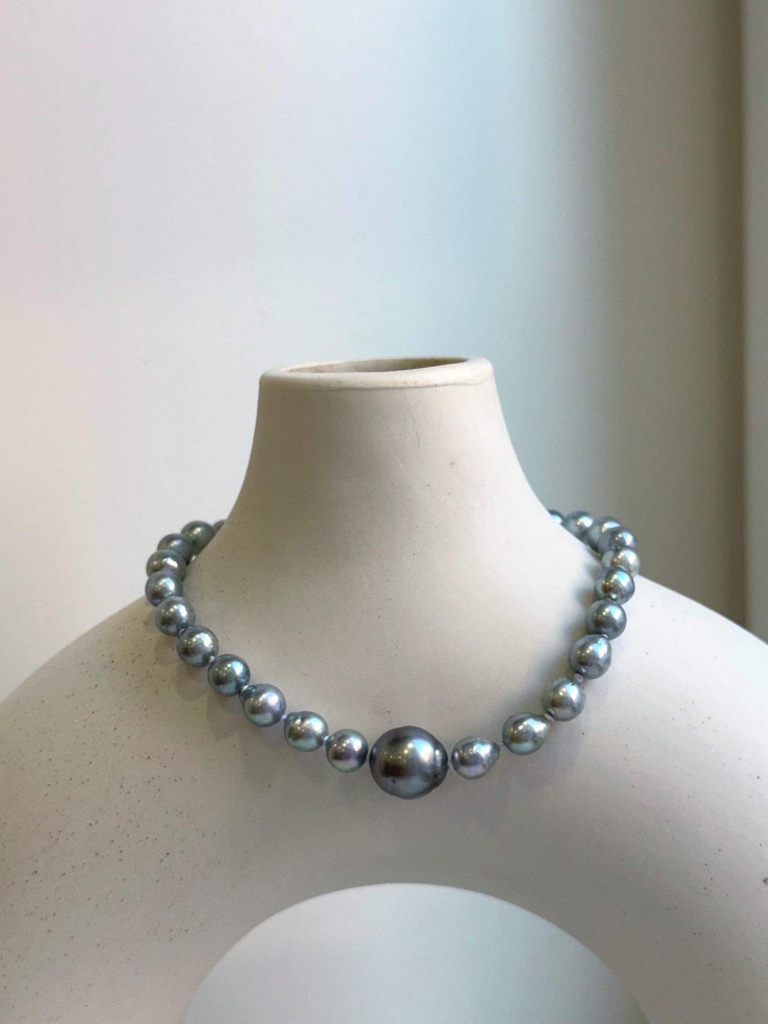 Elly’s 5.8-9.8mm In Sale 17pcs Akoya Silver Blue Tahitian platinum ocean Pearls Bracelet: 8.3” knotted, S925 silver bracelet.