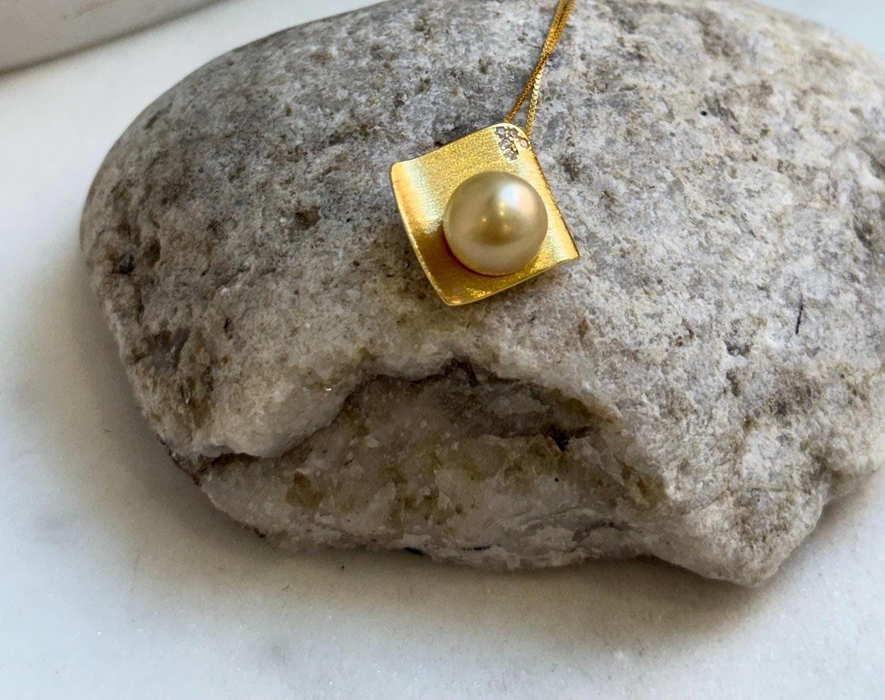 Elly’s 10mm South sea ultra gold Pearl pendant: Extreme luster mirrored, 2x2cm, S925 silver Vintage pendant chain set. gift for her daily wear