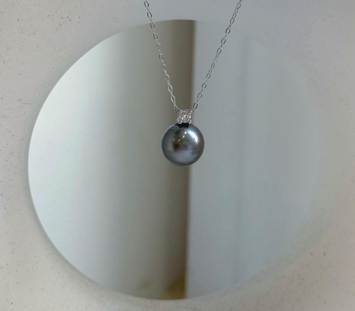 Elly’s 10.6mm Tahitian dark platinum ocean pearl pendant: Extreme luster mirrored, 1.4cm high, S925 silver pendant, chain set. gift for her