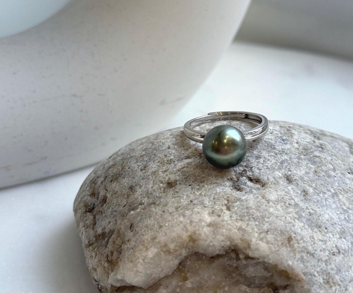 Elly’s 10.3mm Tahitian Ocean Peacock green ocean Pearl Ring: Extreme luster mirrored, S925 silver adjustable Ring. Pearl Jewelry Idea.