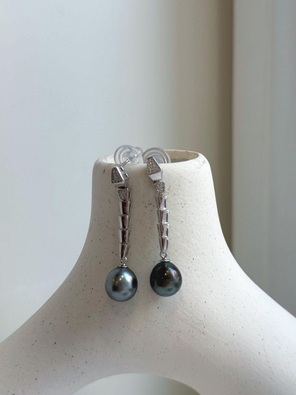 Elly’s 9.4mm Tahitian platinum ocean Pearls Earrings chandeliers: Extreme luster Mirrored, 4cm high, S925 silver cool snake earrings. gift for her Valentine’s Day