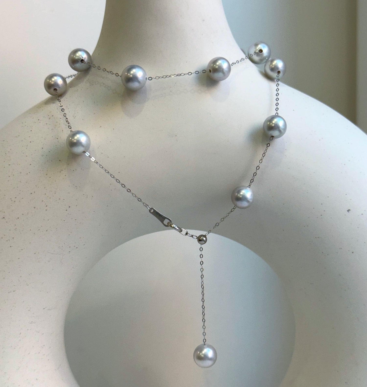 Elly’s Pt900 platinum 16pcs, extreme luster Mirrored, Akoya Blue silver Ocean Pearls, vintage Satellite Necklace, 7-7.5mm, 17.5”.gift for her