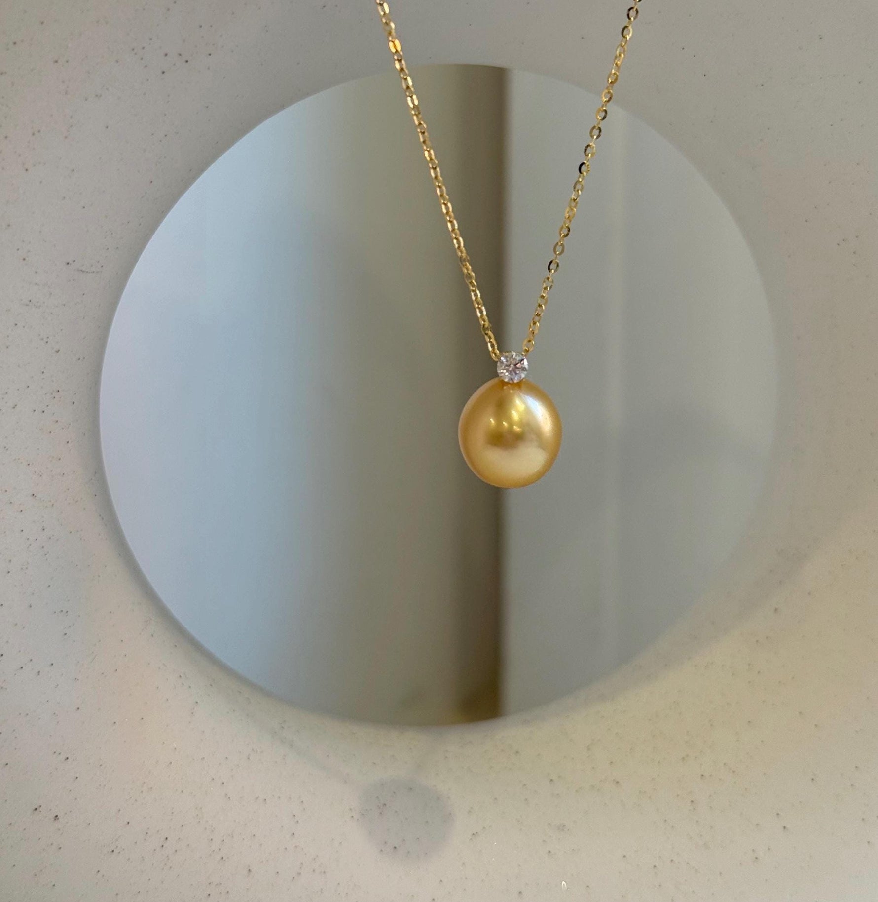 Elly’s Au750 18k gold South sea golden Pearl pendant: Extreme luster mirrored, 10.4mm, 1.4cm high, 18k gold pendant S925 silver chain set. gift for her
