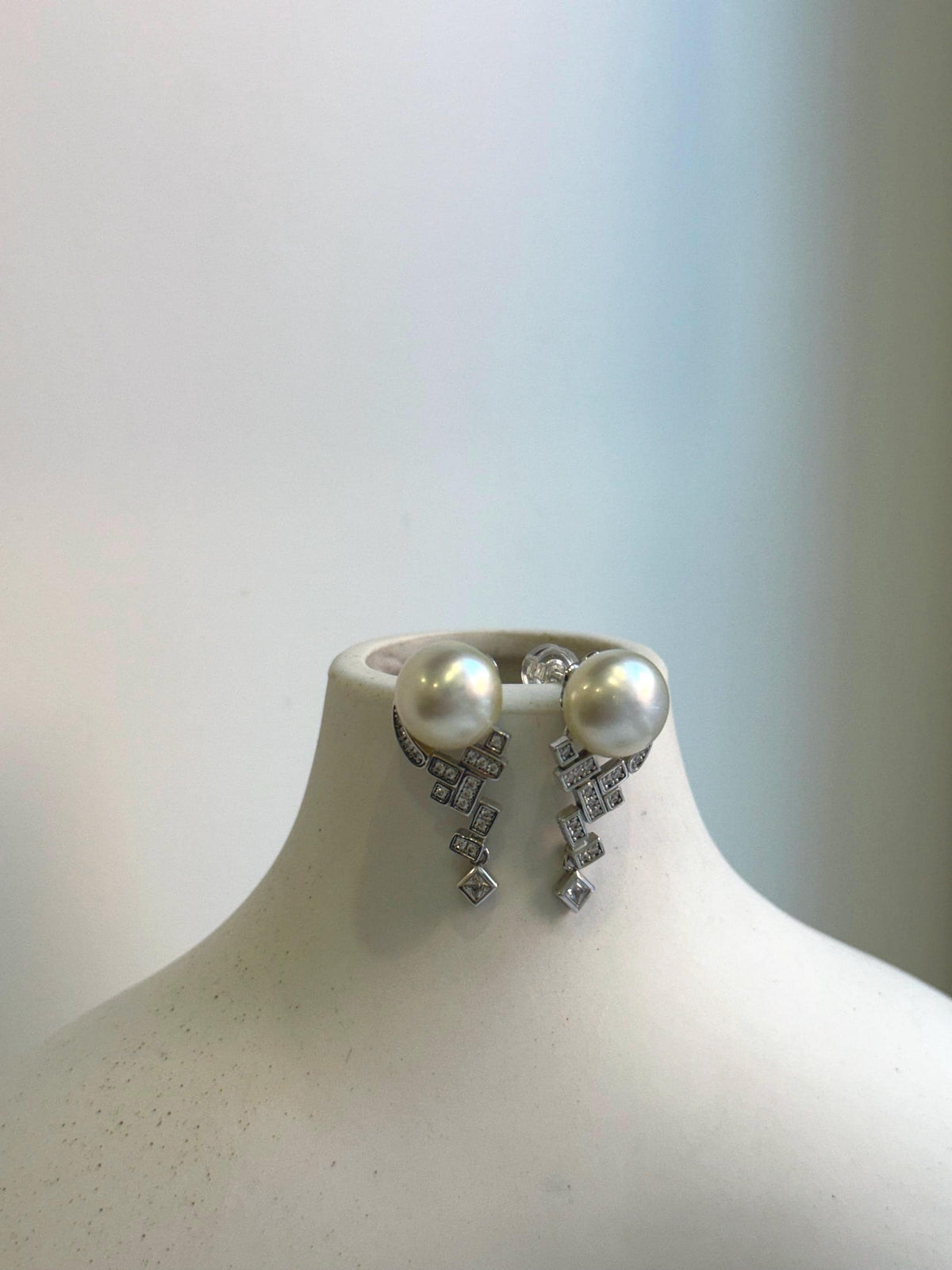 Elly’s 10mm Australian Ocean White Pearls Earrings Chandeliers: Extreme luster mirrored, S925 silver vintage earrings.