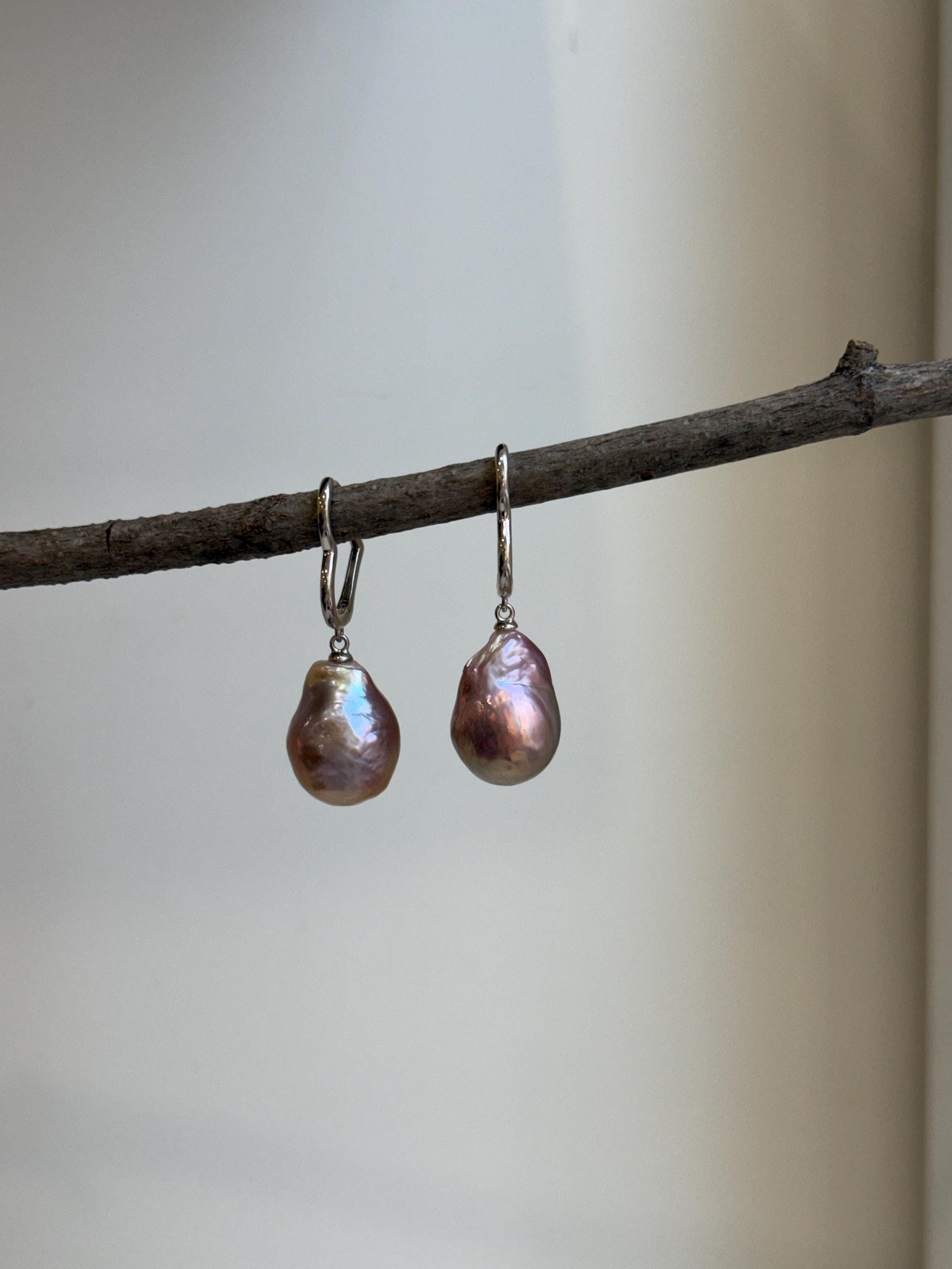 Elly’s Freshwater baroque pearls Heart Earrings: Extreme luster mirrored, Rose Iridescent, to 18mm, S925 silver earrings.Pearl Jewelry Idea.