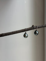 Elly’s 10mm Tahitian Platinum ocean Pearls High heel Earrings Hooks: Extreme luster Mirrored, 2.1cm high, S925 silver earrings hooks. gift for her daily office earrings