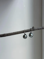 Elly’s 10mm Tahitian Platinum ocean Pearls High heel Earrings Hooks: Extreme luster Mirrored, 2.1cm high, S925 silver earrings hooks. gift for her daily office earrings