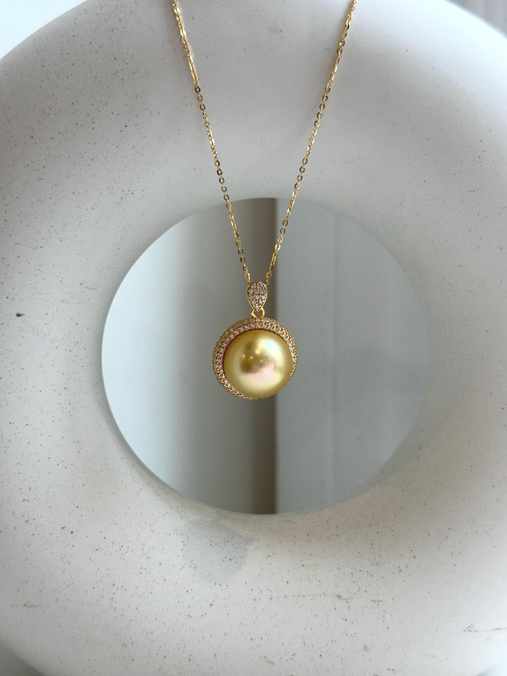 Elly’s 14.9mm Huge South Sea Gold iridescentocean Pearl pendant: Extreme luster mirrored. S925 silver vintage pendant necklace set.gift for her holiday