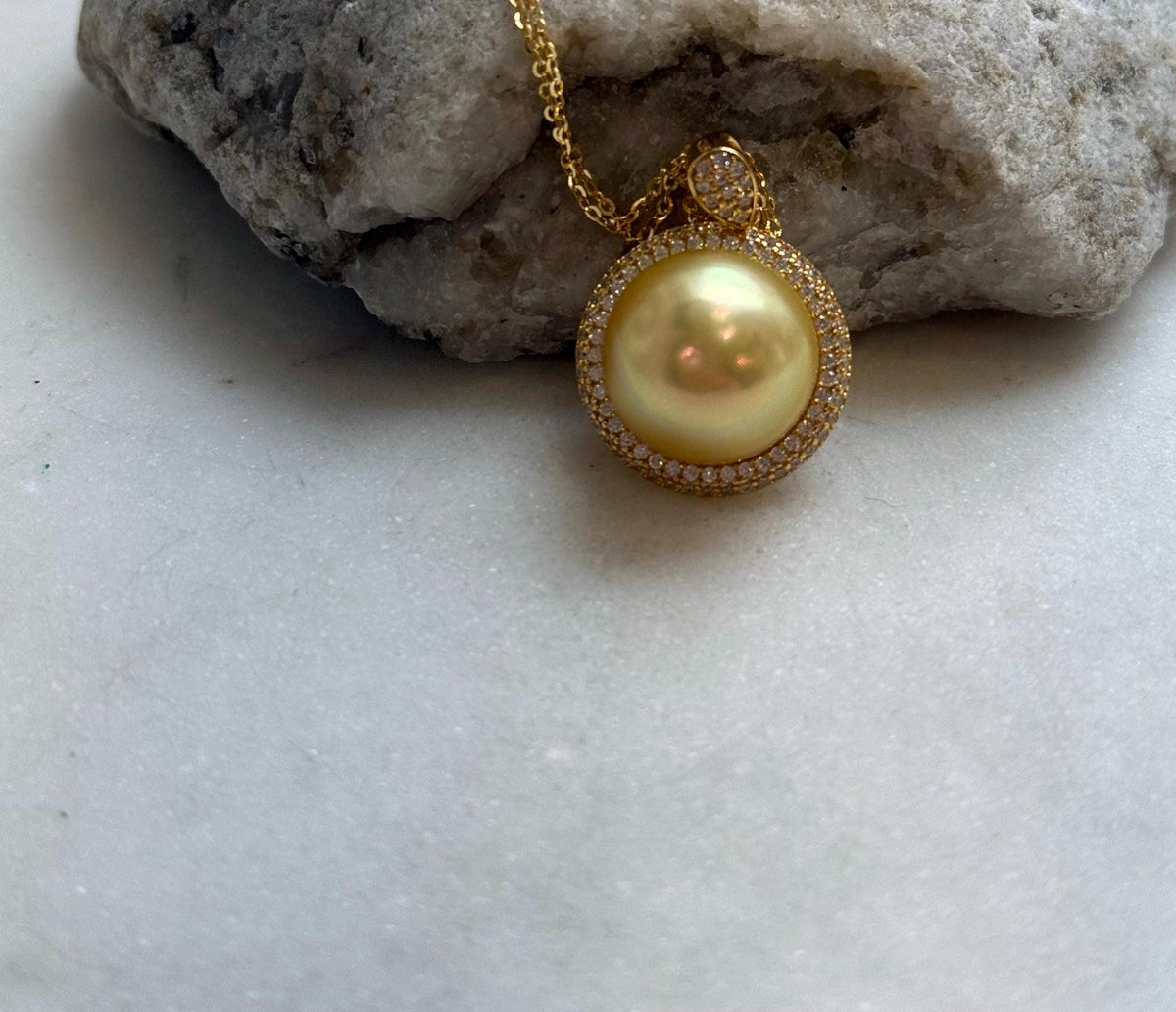 Elly’s 14.9mm Huge South Sea Gold iridescentocean Pearl pendant: Extreme luster mirrored. S925 silver vintage pendant necklace set.gift for her