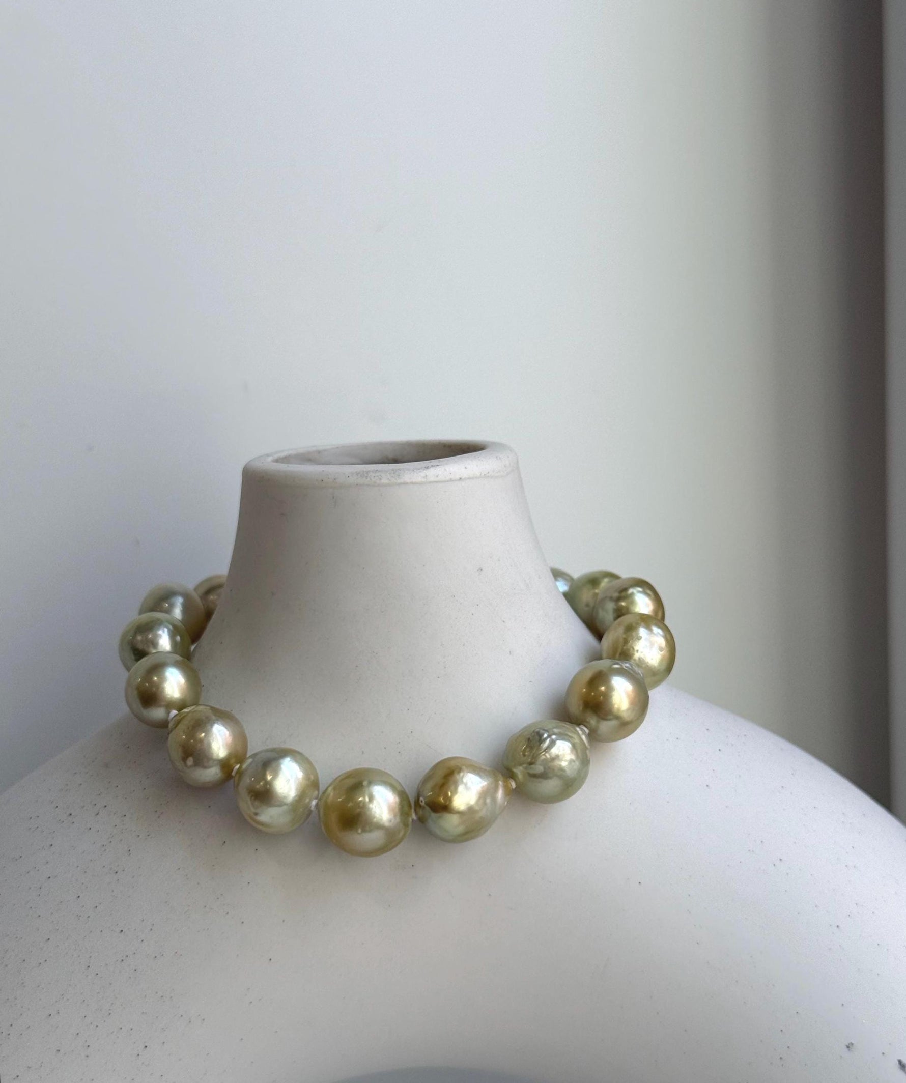Elly’s 16pcs 8.9-10.2mm Genius south sea Tea Golden ocean Pearls Bracelet: Extreme luster mirrored, 7.7”, S925 silver bracelet. gift for her birthday